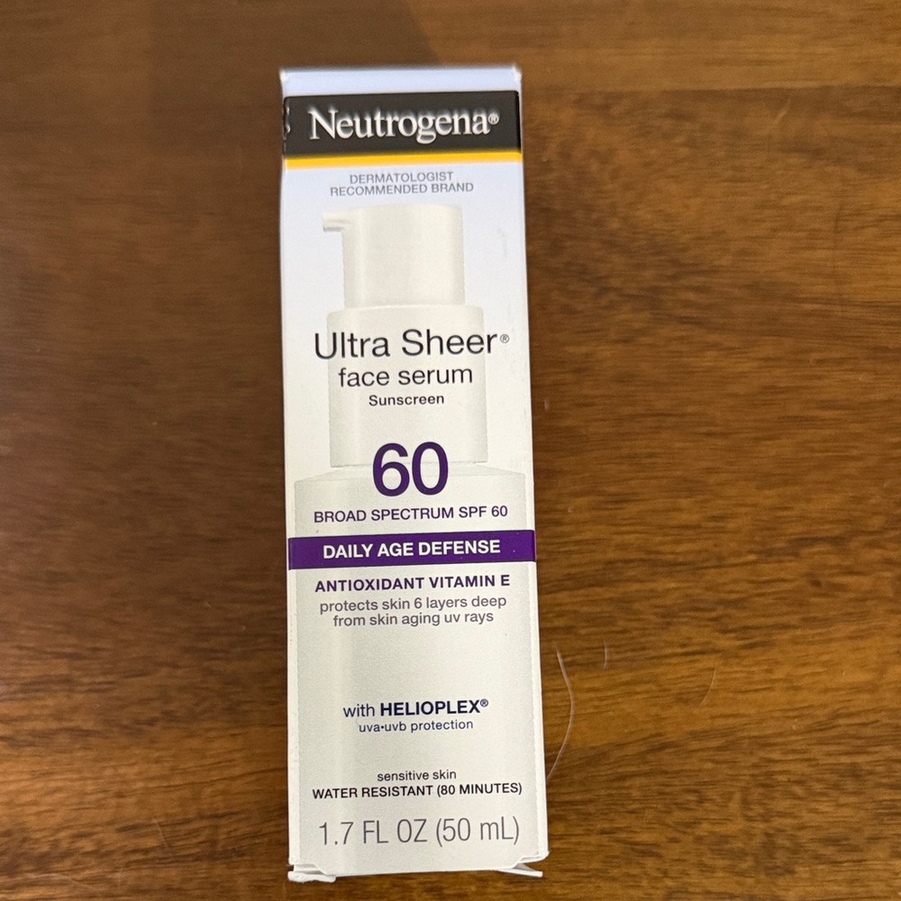 Neutrogena Ultra Sheer Face Serum SPF 60 - White with Purple Accent